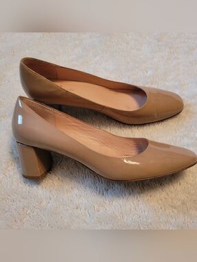 Kate Spade, Nude Patent Block Heel Pumps. Size 9.5